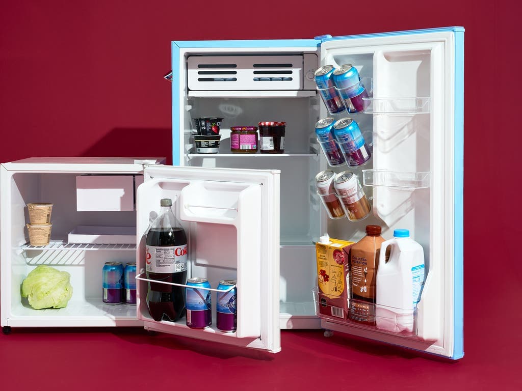 Affordable and Efficient Dorm Room Fridge Designs for Students