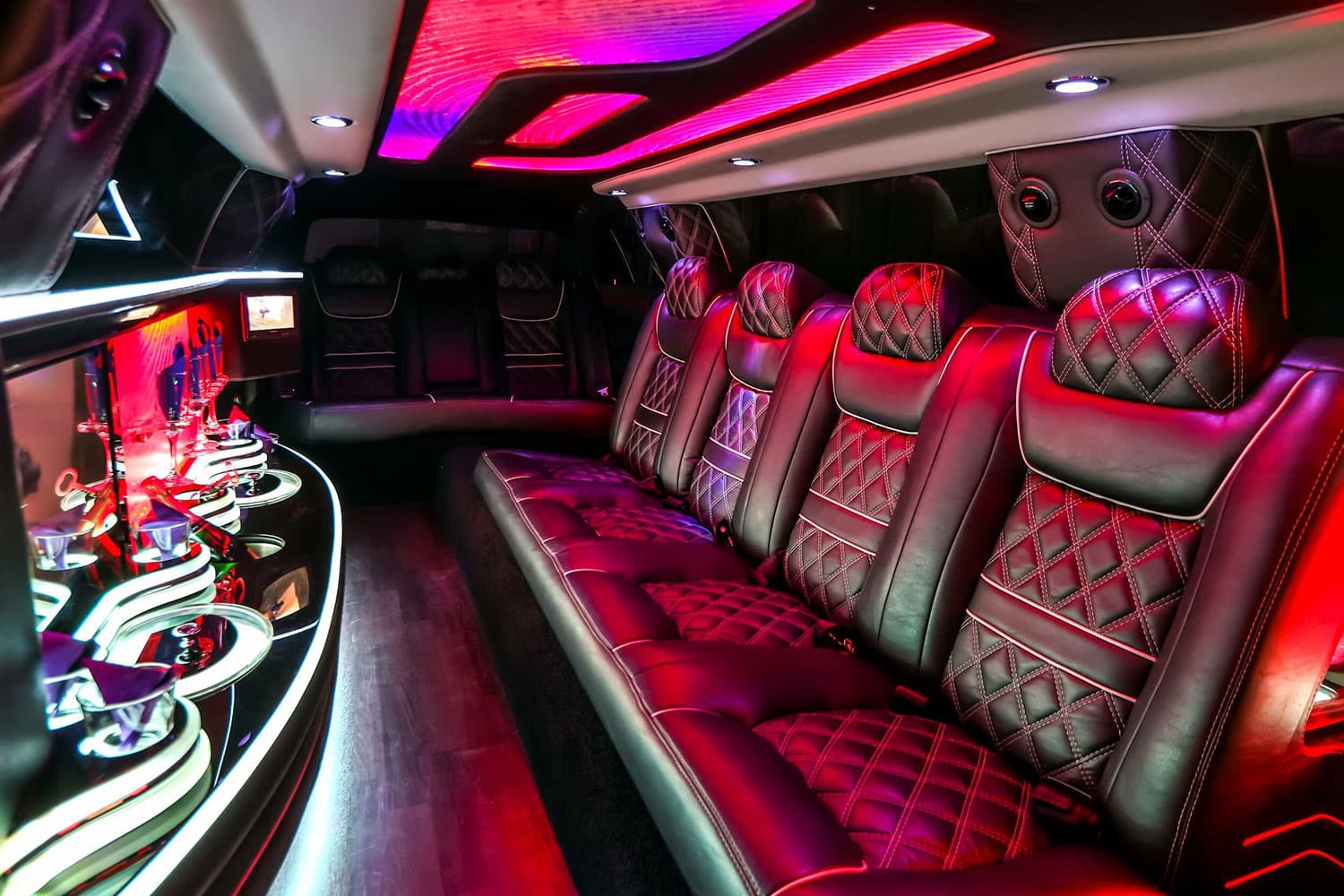 Miami Limousine Experiences Tailored for VIP Clients